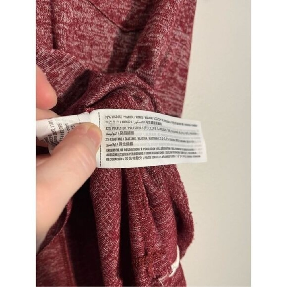 Hollister Marled Burgundy Pocket Tee Shirt Women's‎ XS Short Sleeve Casual - Picture 4 of 4